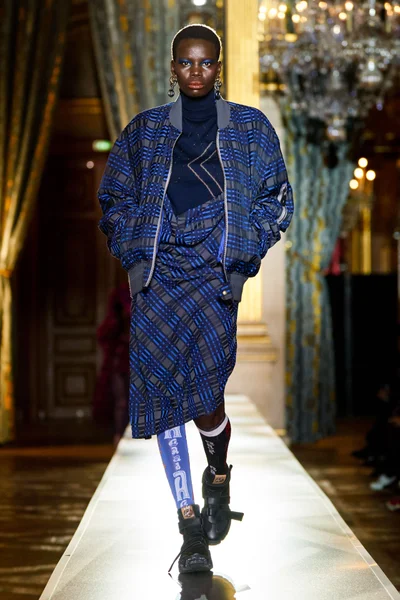Look 1